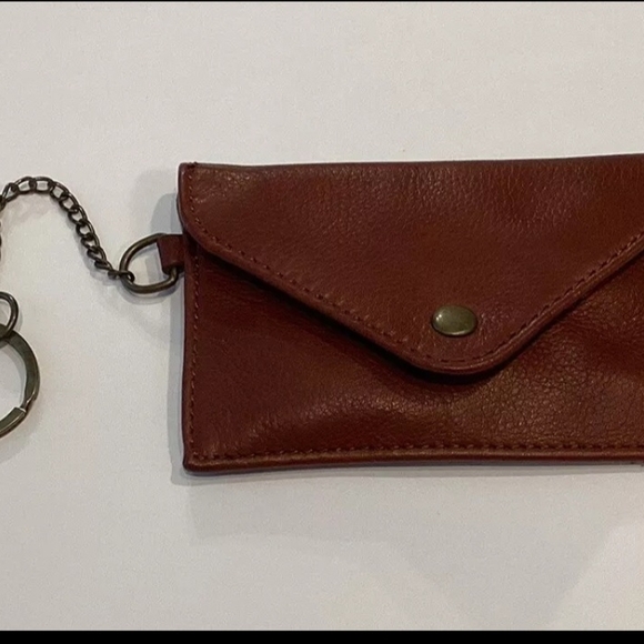 Brown Leather Wallet with Keychain - Picture 1 of 5